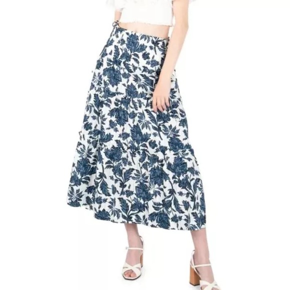 Super Natural By Secret Mission Ellie Blue Floral Tiered Skirt Size Large New - Picture 2 of 9